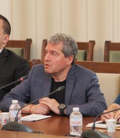 Тежката шизофрения на един Тошко