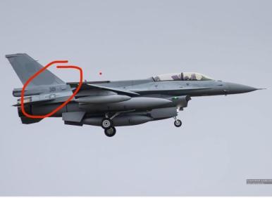 МРЕЖАТА ВРИ: САЩ ни пробутаха рециклиран F-16 second hand!