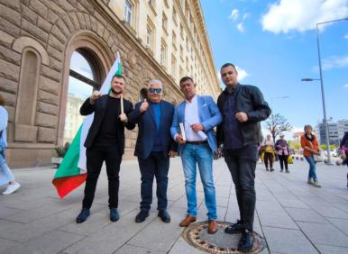 Седем дни отсрочка за президента, а после...(СНИМКИ)