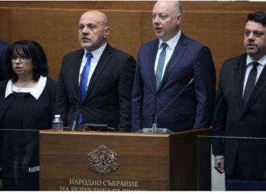 Защо кабинетът още не е подал оставка