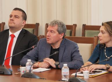 Тежката шизофрения на един Тошко