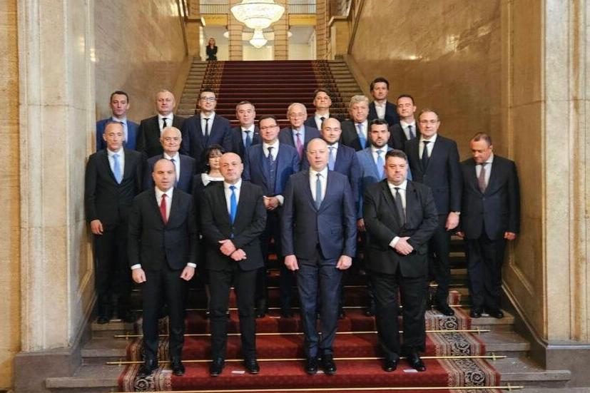 Защо трябва да падне правителството