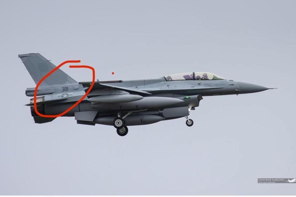 МРЕЖАТА ВРИ: САЩ ни пробутаха рециклиран F-16 second hand!