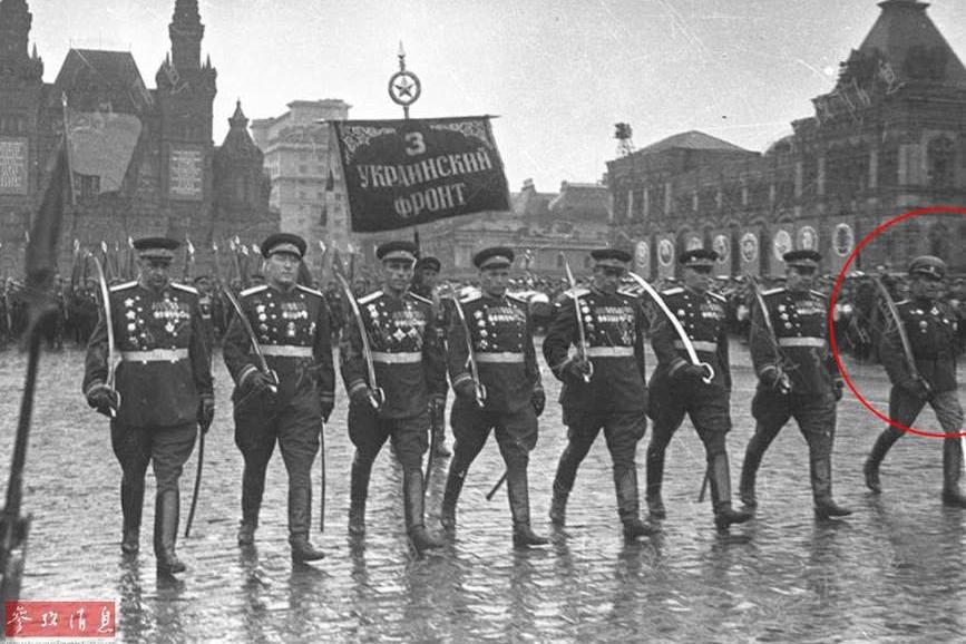 Защо страхът на Радев да застане до Фицо и Вучич унизява България, не Путин
