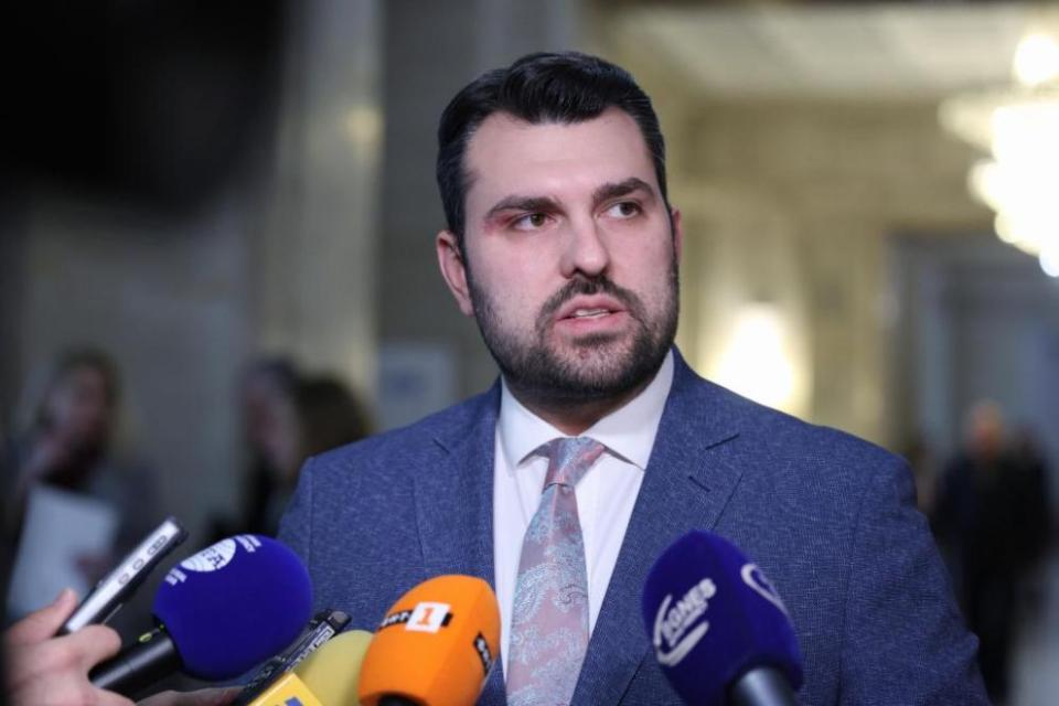 Целувачо, Израел уби българина Марин Маринов! За каква "репутация" дрънкаш?!
