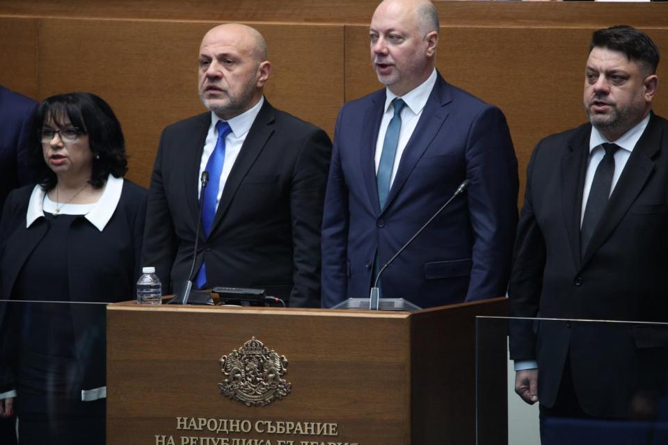В очакване на вота на недоверие
