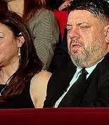 Внимание! Малки измамници тричат Фритюрника. Начело с розовия келеш Габриел...