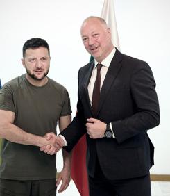 Вучич ги издаде: схема на Желязков с...