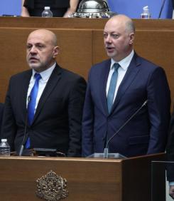 ГОРЕЩ АНАЛИЗ: Защо дните на правителството са преброени