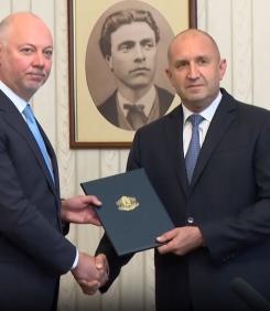 Режимът "Желязков" стяга репресии. На мушката - Радев, Възраждане, протеста и...