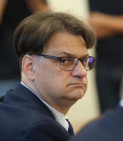 СКАНДАЛЪТ ГЪРМИ! Обвиненият за гей насилие Росен Белов за министър Бачев: Той е Шефа! (УНИКАЛНА СНИМКА)