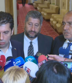 Жълтата секта сваля кабинета?! Хоооп - Баце и Шиши веднага възкресиха сглобката!