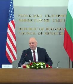 ДЕБЕЛАТА ЛЪЖА на Борисов, че САЩ стоят зад кабинета "Желязков". Кой е "великият" Кристофър Смит (ДОКУМЕНТИ)