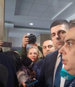 Смешният рейтинг на "лидерите" (ТАБЛИЦА)