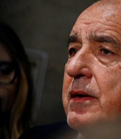 Борисов бил "сам срещу всички"?! Не, българинът е сам срещу Борисов и държавата му!