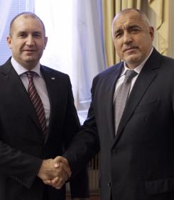 ГОРЕЩО: Клоунът Борисов се уплаши. Хвърля кърпата? Мръсна игра срещу Радев