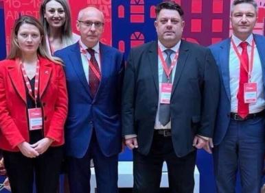 Фашист до фашиста, фритюрник до фритюрника
