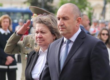 ПРОБИВ: Киселова, слугинята на Борисов/Пеевски, поставена на място! Какво следва за лева ни