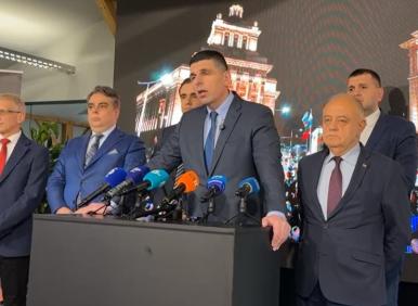 Как шарлатаните от ППДБ яхнаха протеста. Безсмислените кинти за инфлуенЦъри и жензита