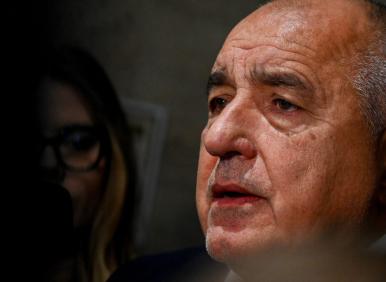 Борисов бил "сам срещу всички"?! Не, българинът е сам срещу Борисов и държавата му!