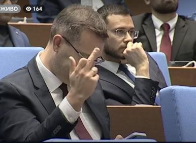 Тази простащина няма да остане ненаказана