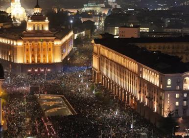 Какъв тепигьоз трябва да си, за да не хвърлиш оставка?! (СНИМКИ)