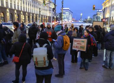 ПОТРЕСАВАЩО: Протести против Тръмп?! А против цените и бедността?
