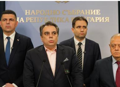 Жалката опозиция на Пеевски