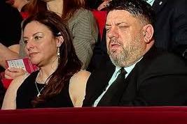 Внимание! Малки измамници тричат Фритюрника. Начело с розовия келеш Габриел...