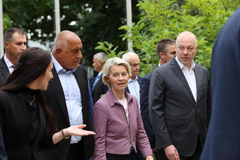 Фукни от Борисов, докато САЩ...