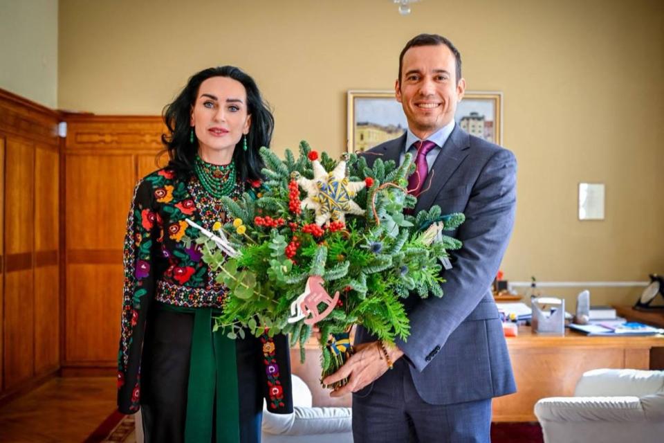 Ухото ми натрапва като "полазница" украинската Маман, отгледала убиец