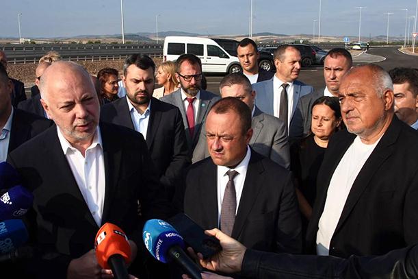 Борисов попари Росен за хотела: Аз отговарям за магистралата, тя е ОК!