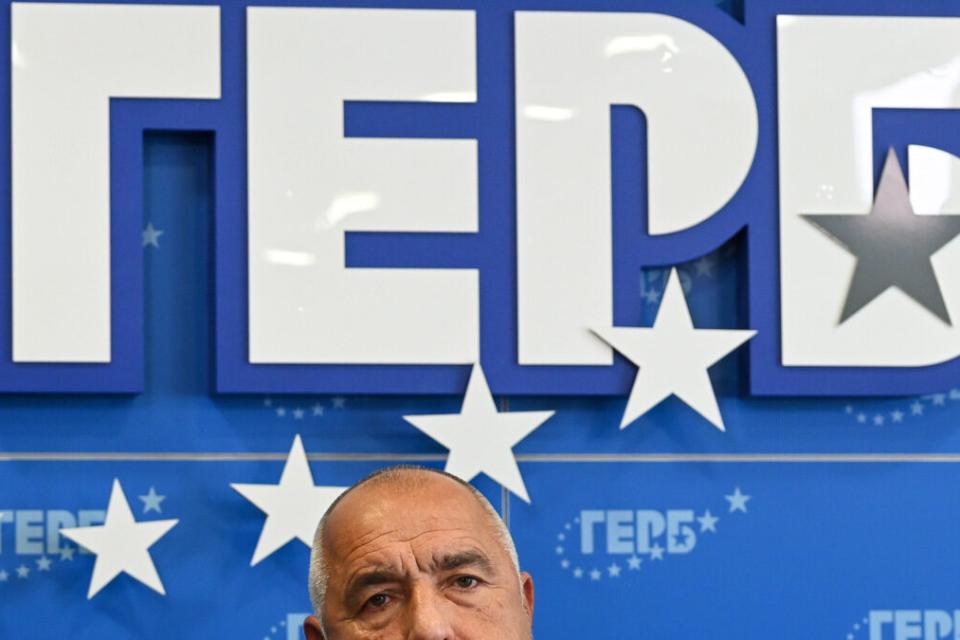 Лъсна истината за ГЕРБ, а "Лукойл"...