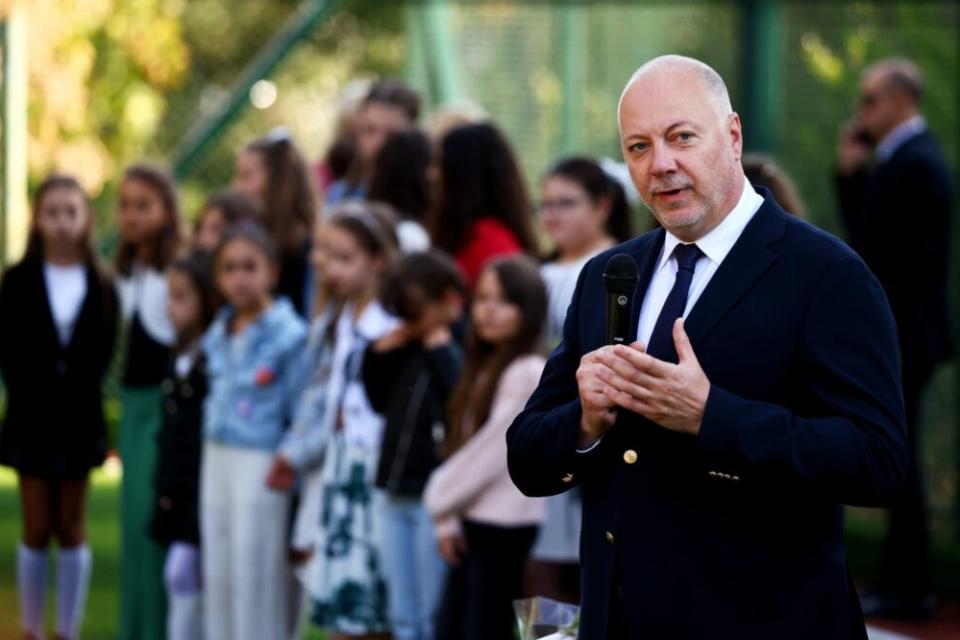 МАГИЯТА НА ПРЕМИЕРСКОТО СЕМЕЙСТВО