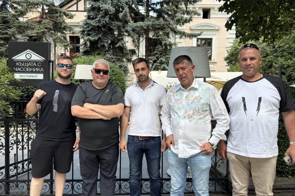 ГРОЗЕН ЦИРК: Как избяга еврокомисарят, който ни тика в еврото. Как Киселова ни превърна във врагове на народа (ДОКУМЕНТИ)