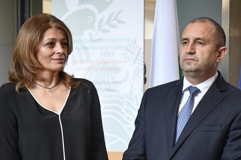 ПАНАИРИ: Радева се сговаря с Прокопиева за служебен кабинет. Кирил Добрев моли президента за прошка