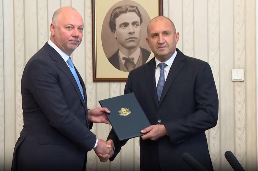 Режимът "Желязков" стяга репресии. На мушката - Радев, Възраждане, протеста и...