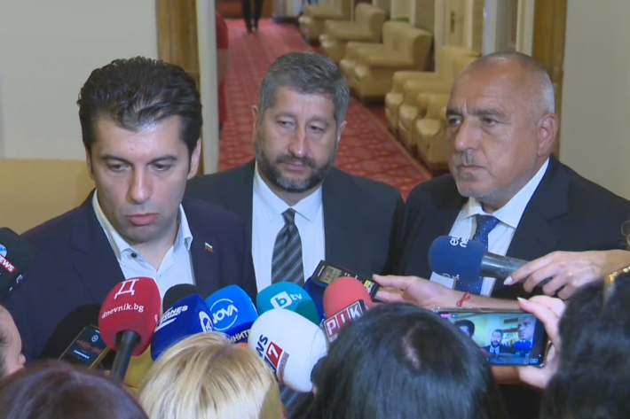 Жълтата секта сваля кабинета?! Хоооп - Баце и Шиши веднага възкресиха сглобката!