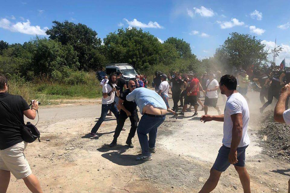 На Ивай Ломирчев му е малко пишлето - протест!