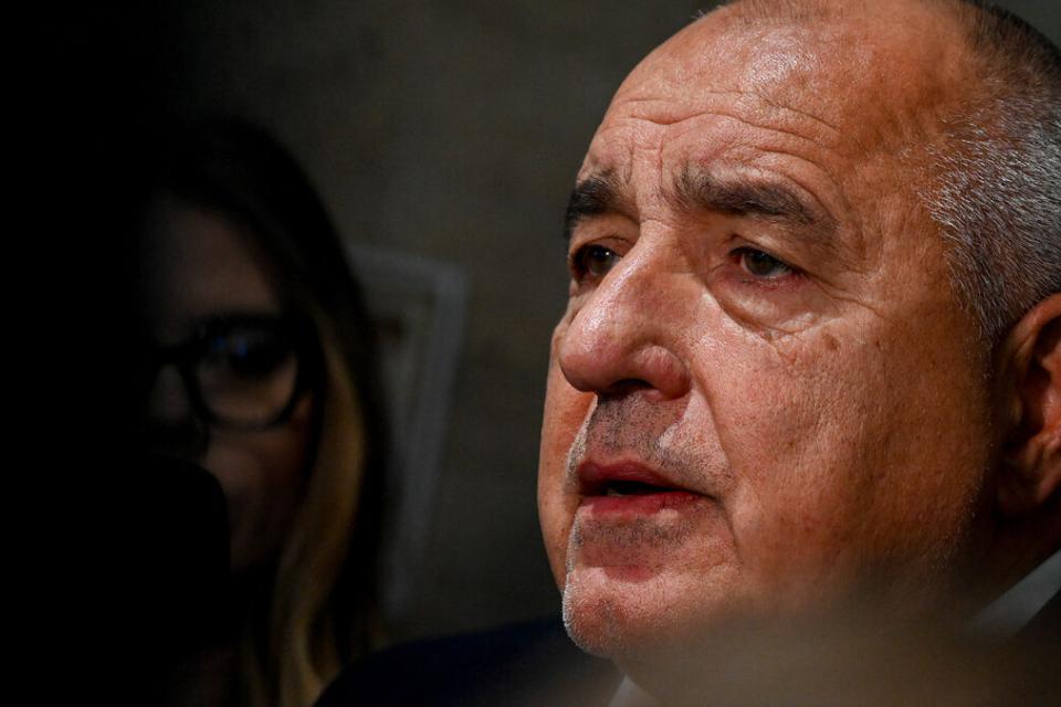 Борисов бил "сам срещу всички"?! Не, българинът е сам срещу Борисов и държавата му!