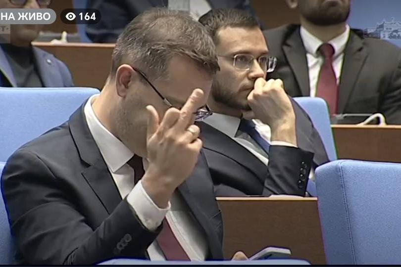 Тази простащина няма да остане ненаказана