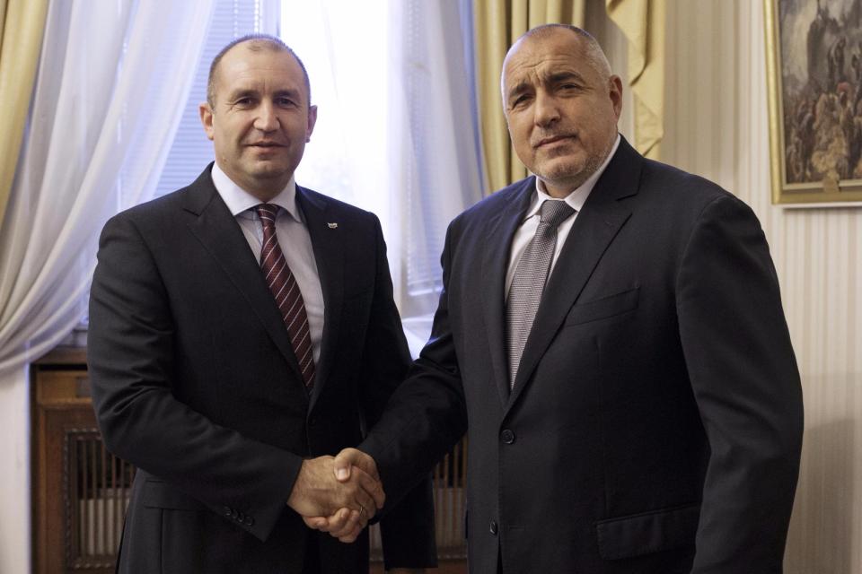 БИТКАТА РАДЕВ - БОРИСОВ. С един ход на сламения си премиер Бойко вкара мача в продълженията...