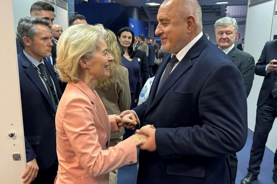 НЕСЛУЧИЛО СЕ ИНТЕРВЮ: Ако бях мисирка, щях да питам Борисов до откат за...