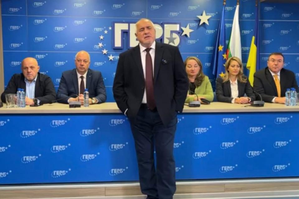 Евтиният цирк на Борисов. Любимката Рая сменя “Госпожа Маруля”, а Фритюрника и Водопада…