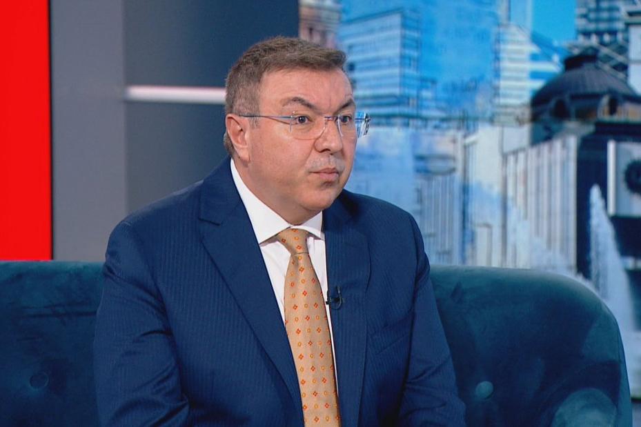 Активът на ГЕРБ в отчаян щурм на лъжата по БНТ