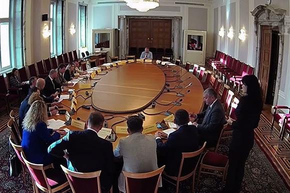 Защо е опасна схемата "особен управител на Лукойл"