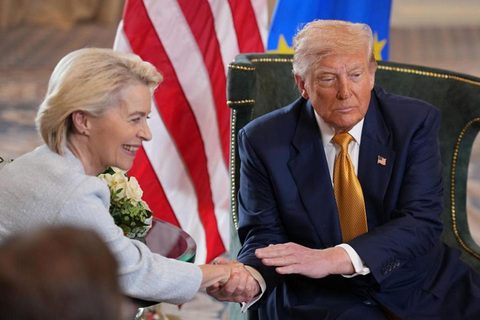 ЕКСКЛУЗИВНО: Тръмп уволни Урсула, Борисов махна украинското знаме от ГЕРБ (ВИДЕО)