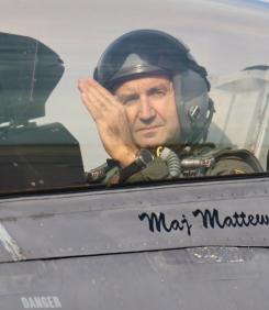 Новата власт? Само военщини! Икономиката е изпусната. Под ботуша на милитаристичен режим сме!