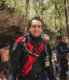 ГОРЕЩО: Ивайло Калушев от хижа "Петрохан" - агент на ДАНС?