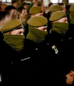 ГОРЕЩО ВЪВ "ФАКЛА": Киевски нацисти създадоха "Християнски корпус" в храма и се заклеха да...(СНИМКИ)